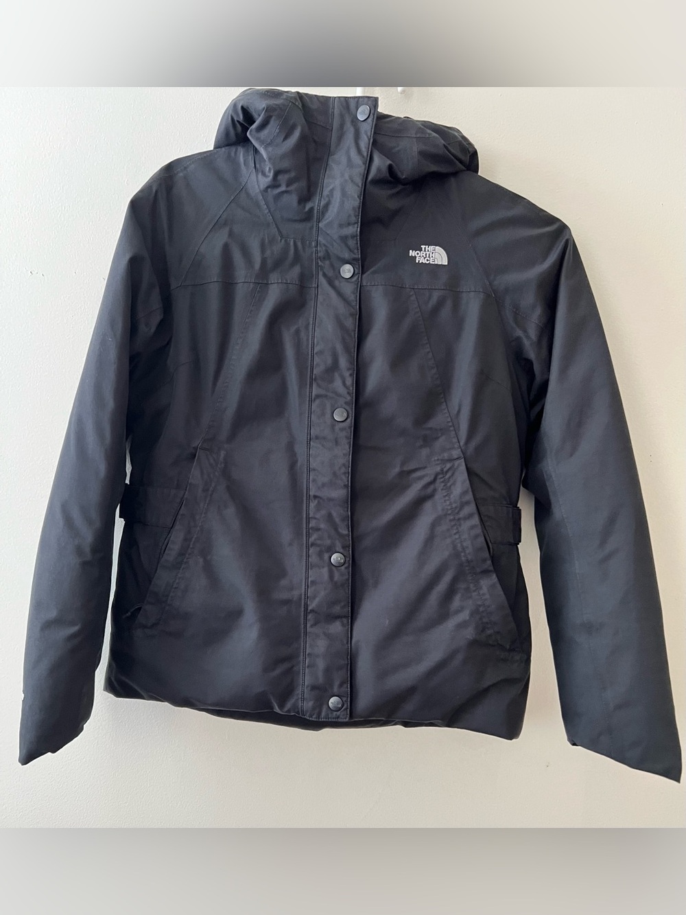 The North Face Women’s Black Hooded Puffer Jacket